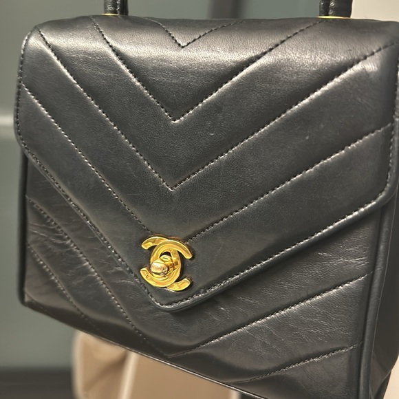 ❌❌ SOLD ❌❌ Chanel Vintage Top Handle Kelly Bag - Picture 12 of 12